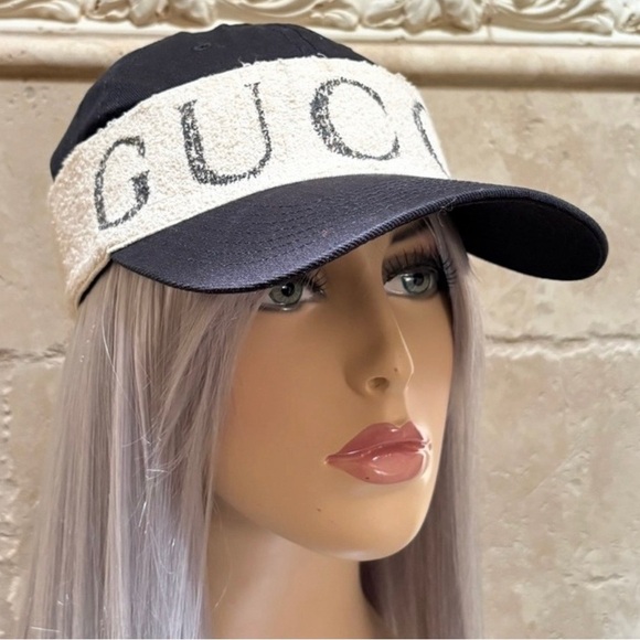 Gucci Black Hat with Cream Logo Band - Picture 2 of 4
